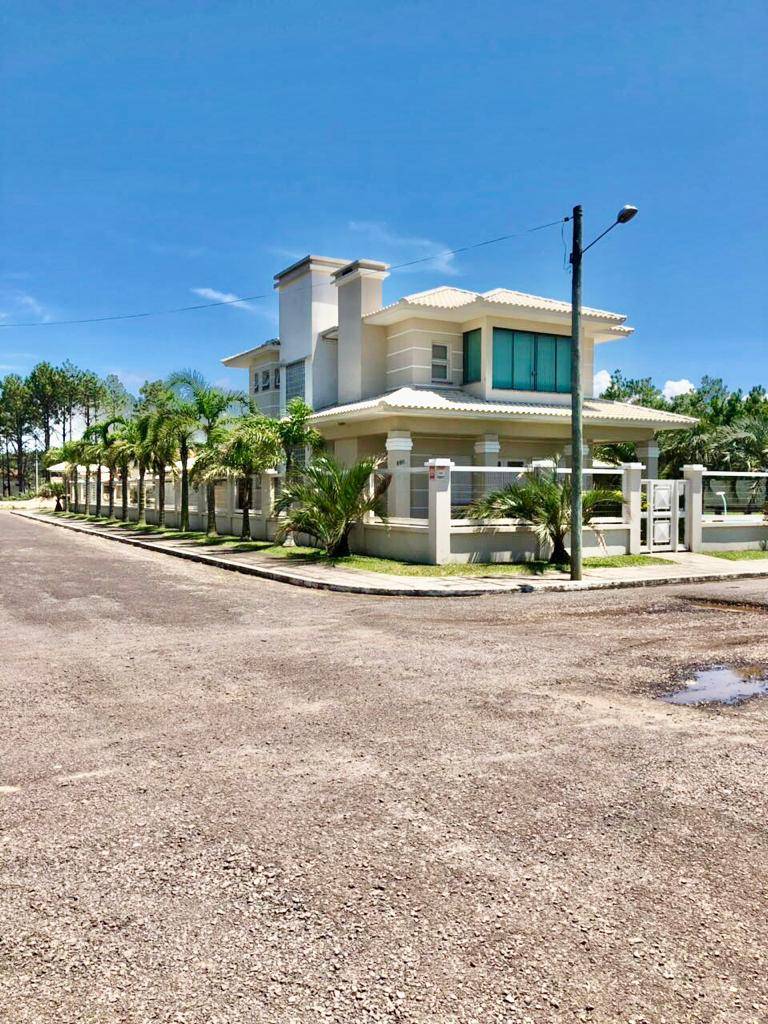 Casa 4 dormitórios para venda, Village  em Capão da Canoa | Ref.: 2351